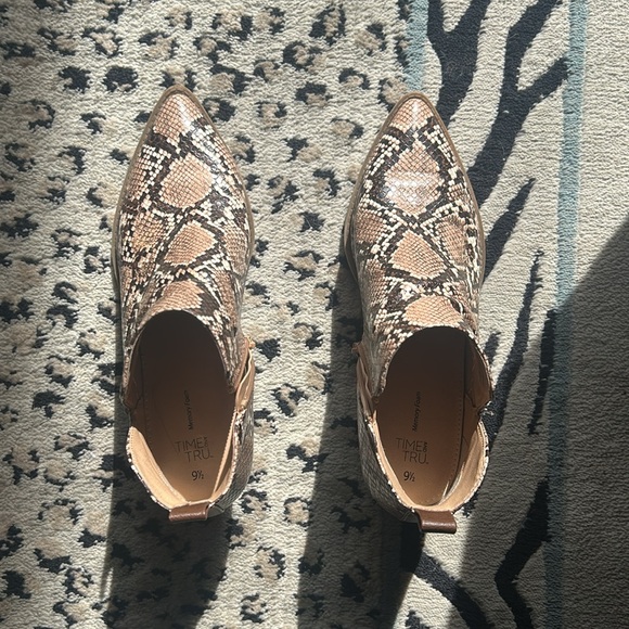 Python booties - Picture 9 of 11